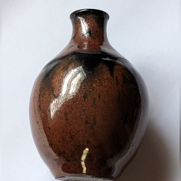 Studio Red & Black Stoneware Bud Base (Signed) - Picture 7 of 7